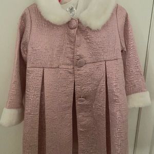 Vestido con sobre todo